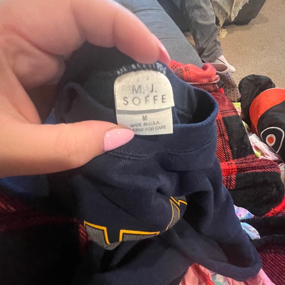 B 13    Vintage Navy Crewneck - Picture 6 of 6